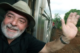 presidente-lula-durante-viagem-a-bordo-do-trem-do-pantanal-no-trecho-entre-aquidauana-e-palmeiras-foto-ricardo-stuckert-presidencia