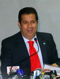 Ministro do Trabalho e Emprego, Carlos Lupi, quer redução nas taxas de juros para o FAt 