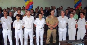 Comandante do 11º BPM, Tenente Coronel Ney de Castro Brito, e Equipe do NAIS, juntamente com os beneficiários cadastrados do NAIS.