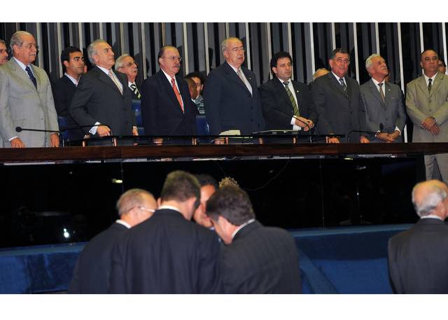 Brasília - Sessão do Congresso Nacional de Promulgação da PEC dos Vereadores, com as presenças dos presidentes da Câmara, Michel Temer, e do Senado, José Sarney Foto: José Cruz/ABr 
