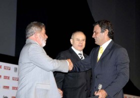 O presidente Lula e o governador de Minas Gerais Aécio Neves 