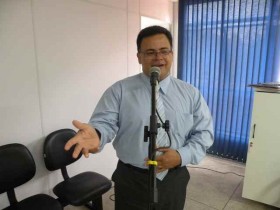 O Gerente Geral da Caixa Econômica Federal de Manhuaçu, João Francisco, explicou sobre o cadastramento do Programa “Minha Casa, Minha Vida”.