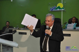 Dr. Luiz Gonzaga de Amorim fez uso da palavra e defendeu a prefeita Darci Braga Maria da Cruz