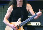 Família de Malcolm Young confirma sua demência