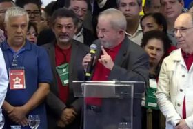 Ex-presidente Luiz Inácio Lula da Silva faz discurso e critica procuradores que o denunciaram na peração Lava Jato Reprodução/TV